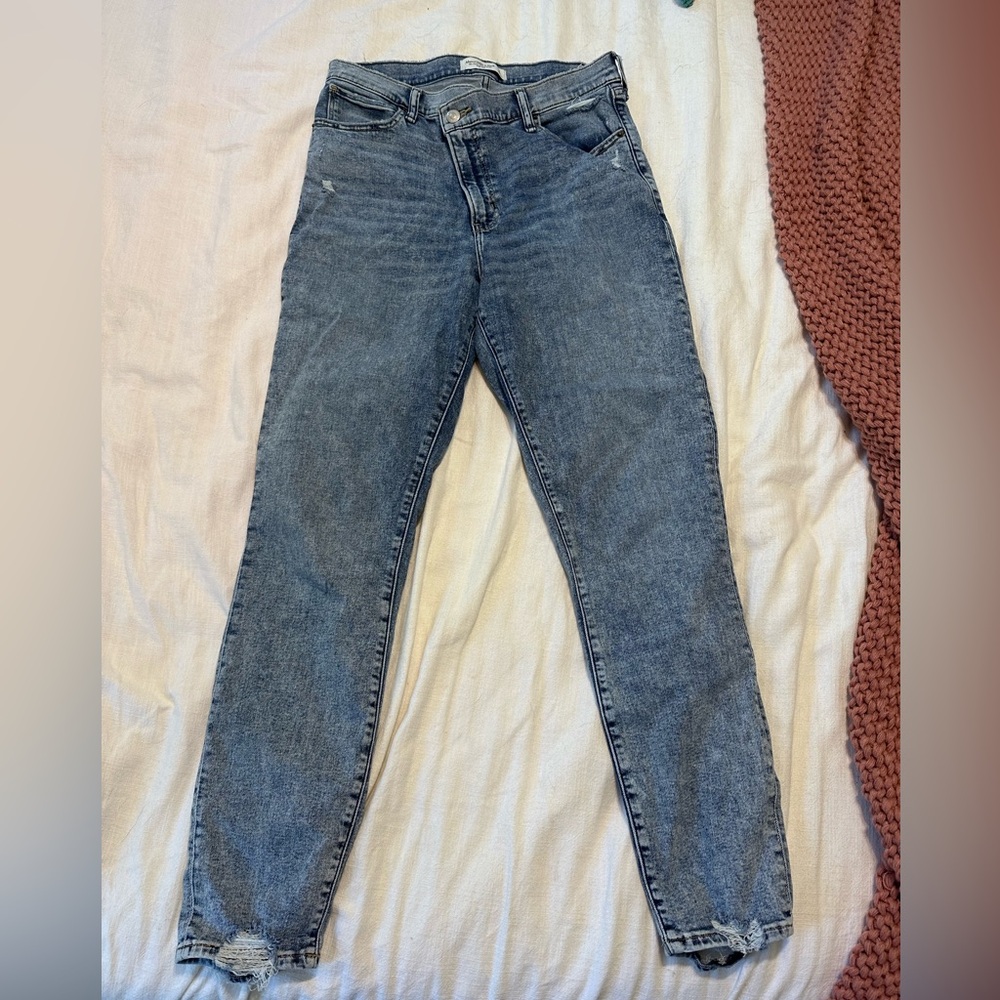 Abercrombie V High-Rise skinny jeans